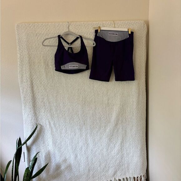 SAVAGE Xccentuate Set✨Sports Bra and Shorts Size Medium - Picture 6 of 10